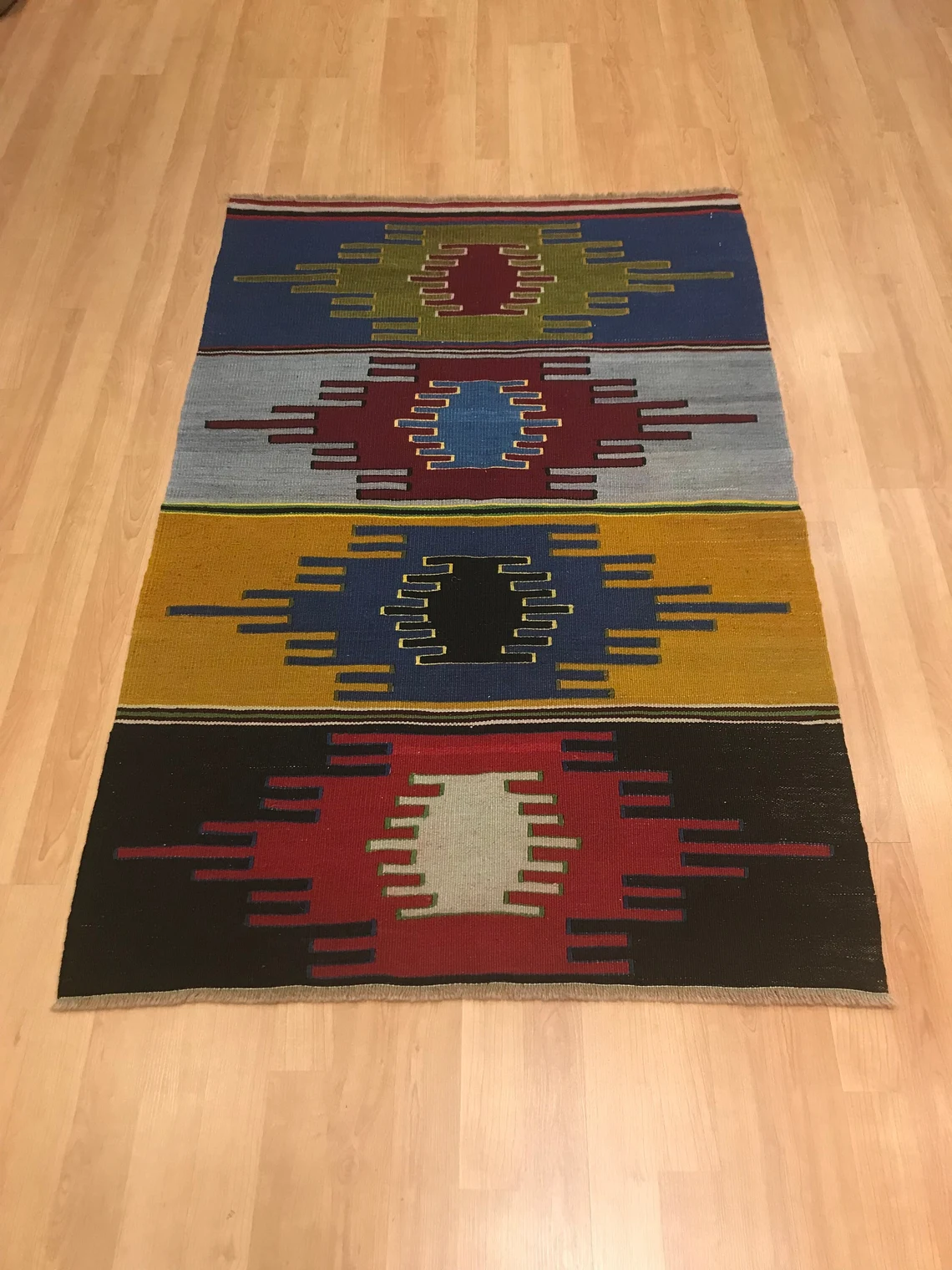 4'7'' x 3' Kilim Carpet