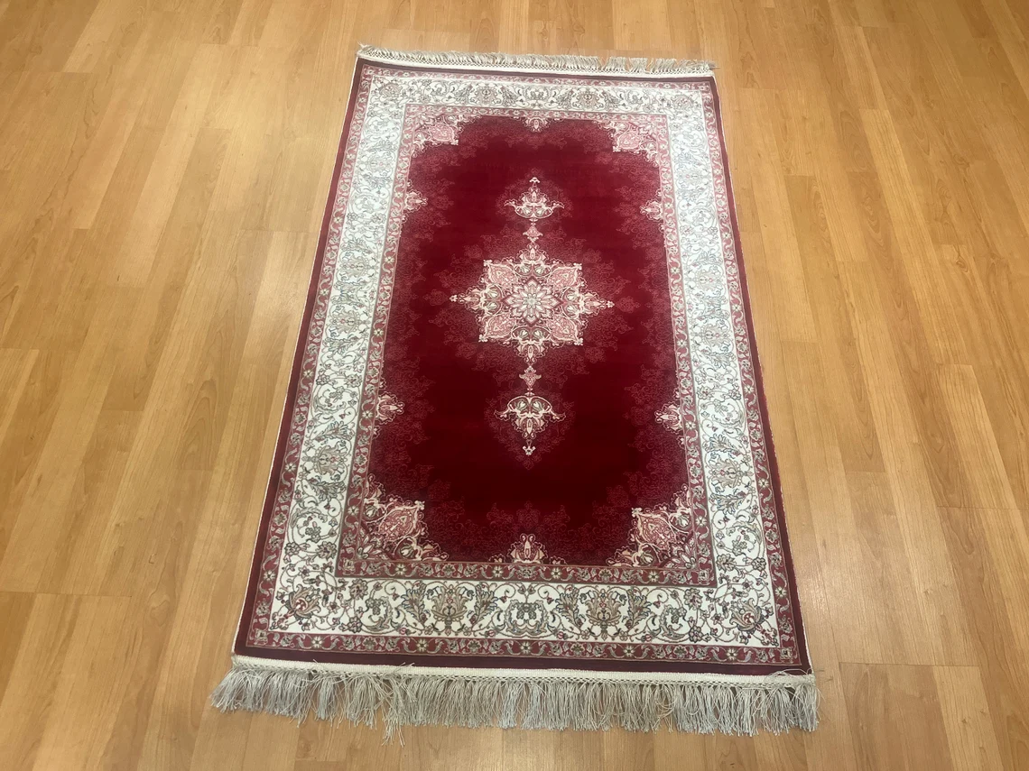 4'1''x 2'7'' Bamboo Silk Carpet
