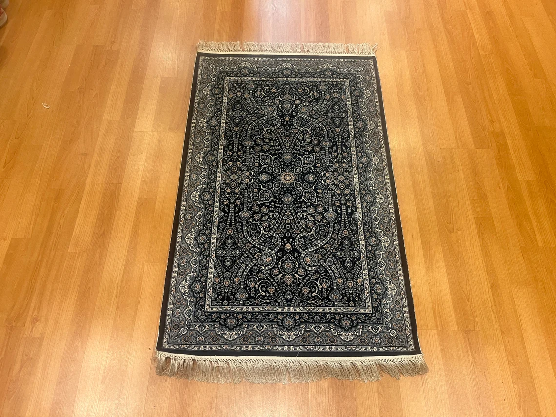 4'1''x 2'7'' Bamboo Silk Carpet