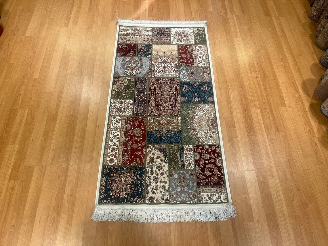 4'11 ''x 2'7'' Bamboo Silk Carpet