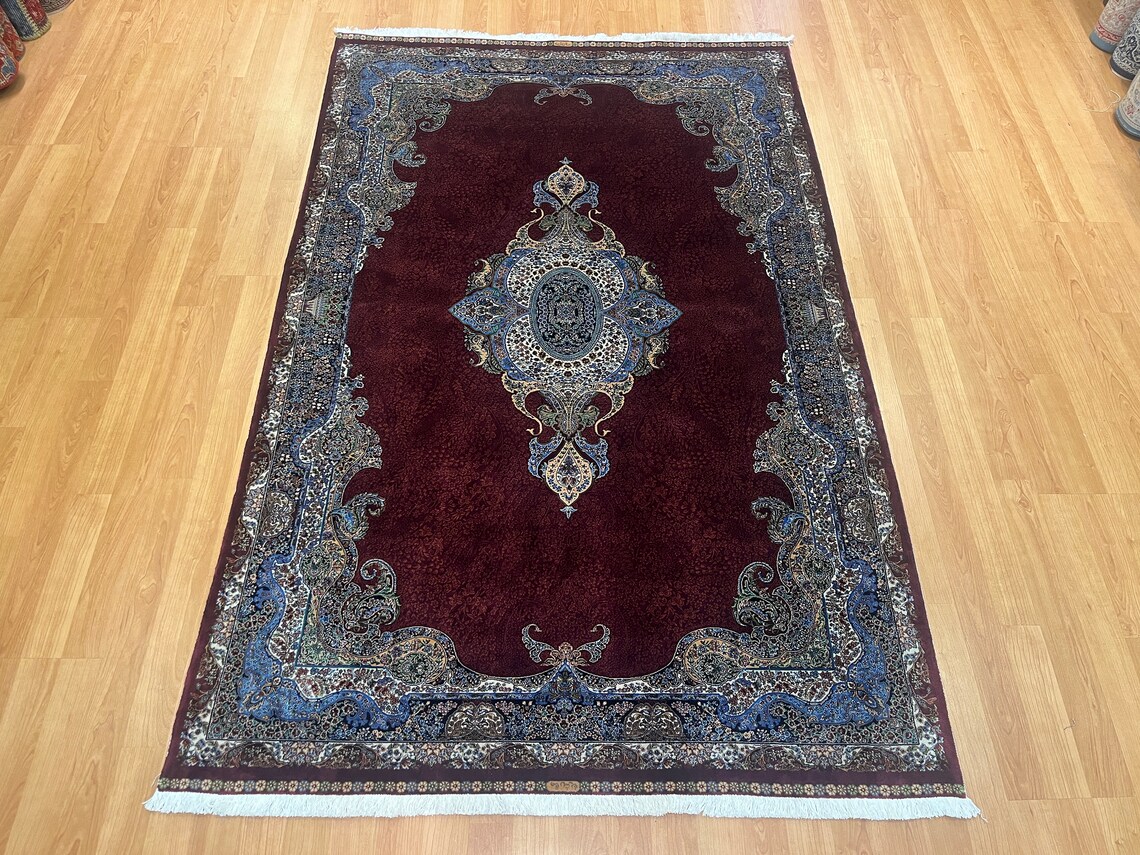 5'10 ''x 3'11'' Bamboo Silk Carpet