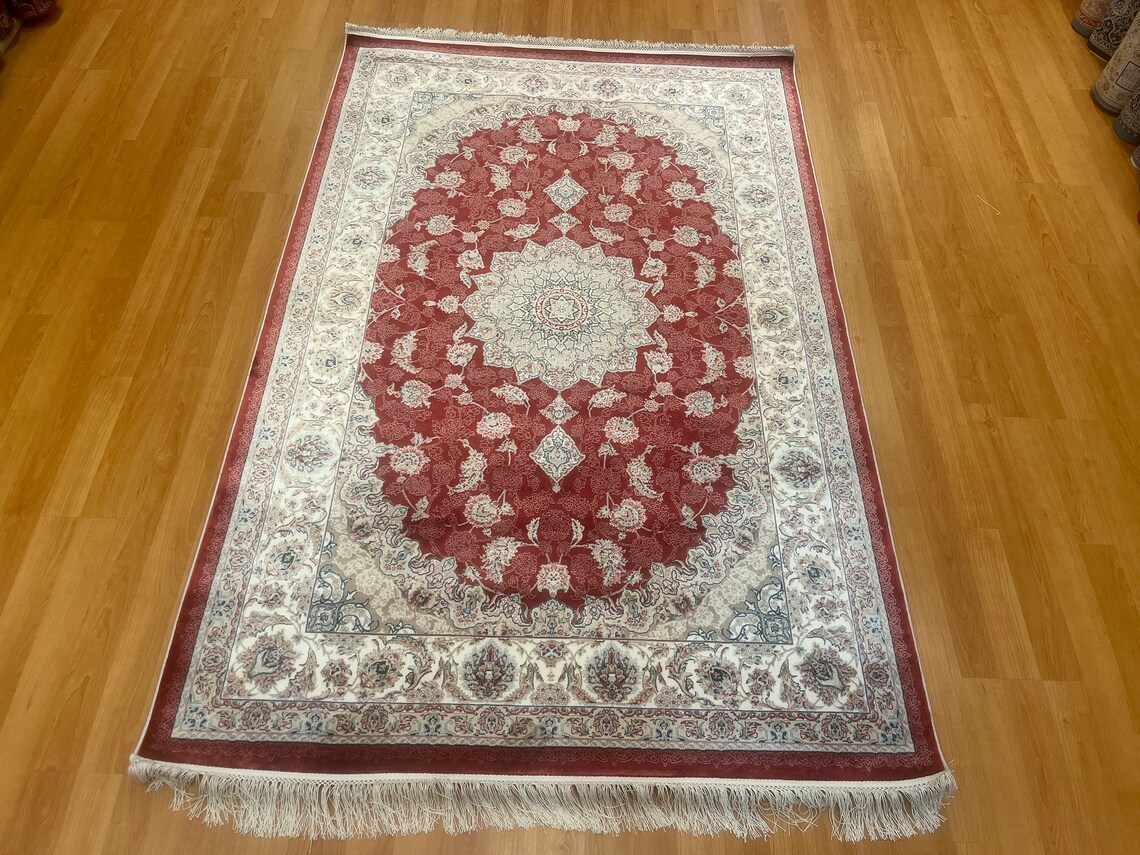5'10 ''x 3'11'' Bamboo Silk Carpet