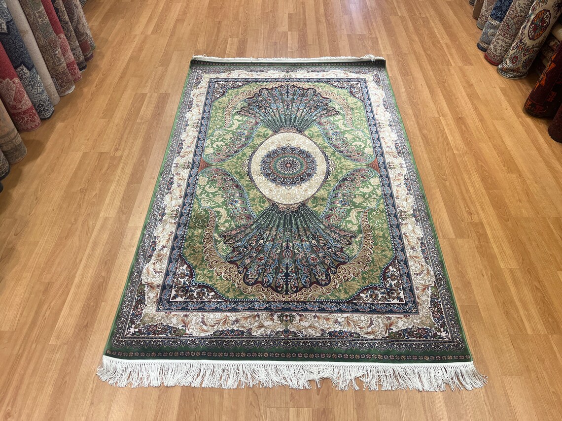 5'10 ''x 3'11'' Bamboo Silk Carpet